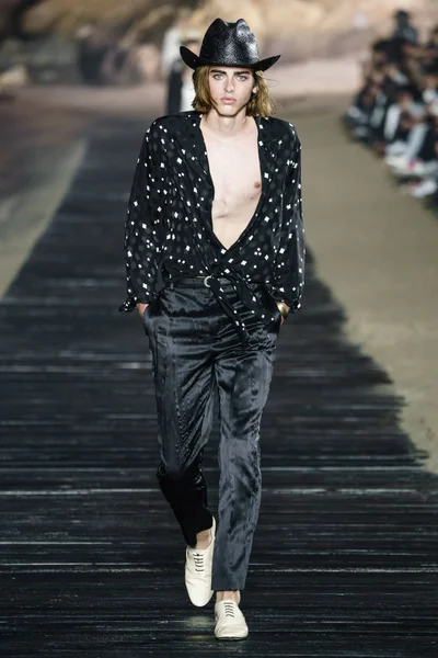 Look 23